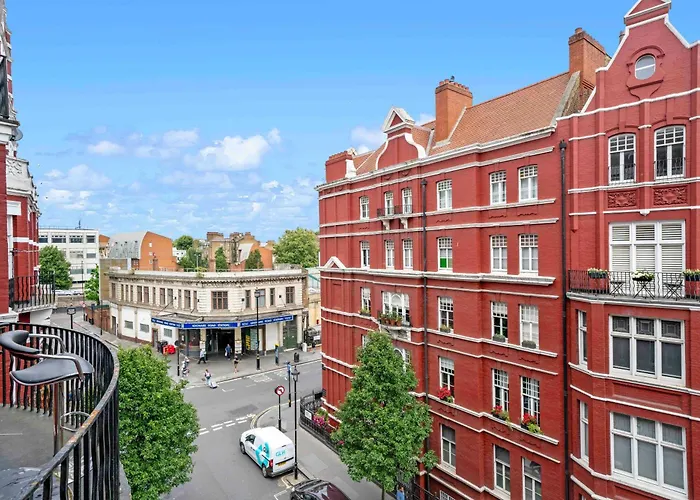 Brilliant 6 Bed Flat In London