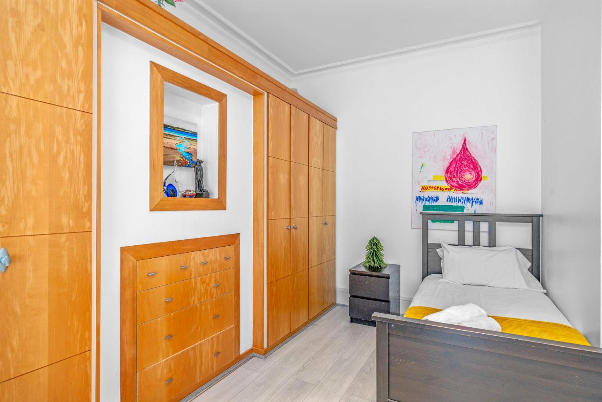 Brilliant 6 Bed Flat In Apartment