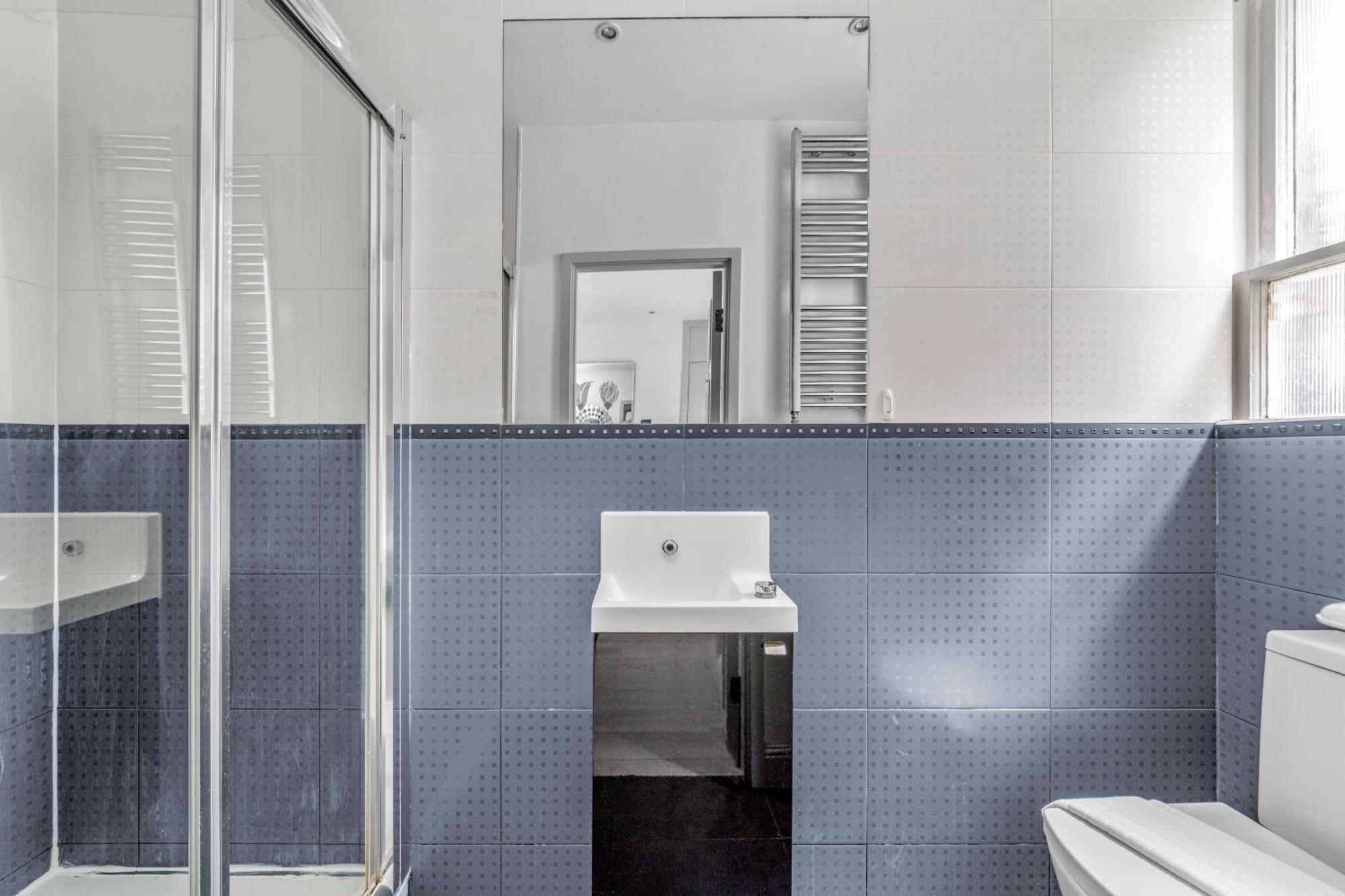 Brilliant 6 Bed Flat In *