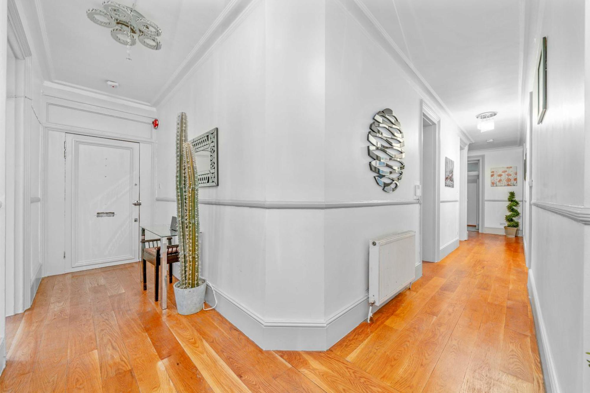 Brilliant 6 Bed Flat In *