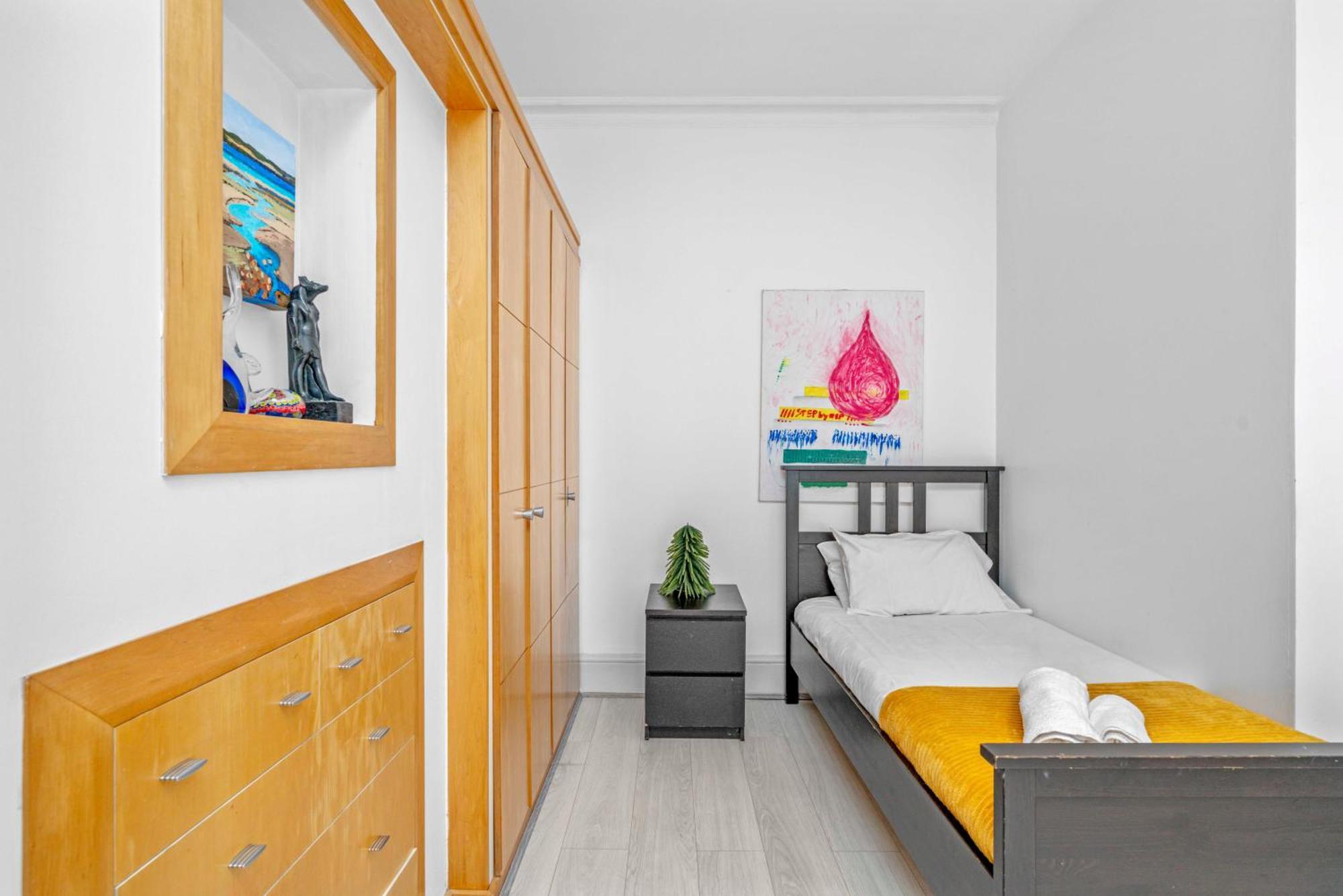 Brilliant 6 Bed Flat In * London